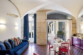 Residentas Apostolos