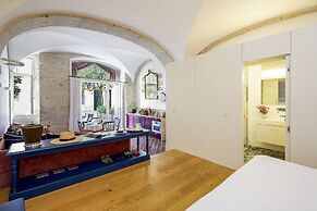 Residentas Apostolos