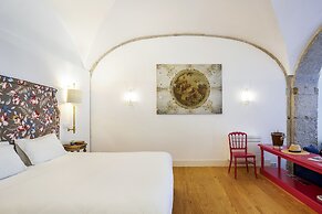 Residentas Apostolos