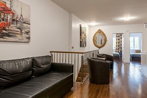 LMVR - LuxApt 3 - 7 bedrooms 2 bathrooms