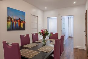 LMVR - LuxApt 3 - 7 bedrooms 2 bathrooms