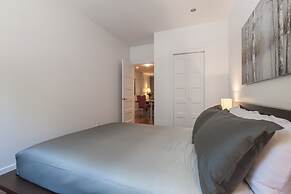 LMVR - LuxApt 3 - 7 bedrooms 2 bathrooms