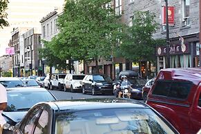 LMVR - LuxApt 3 - 7 bedrooms 2 bathrooms