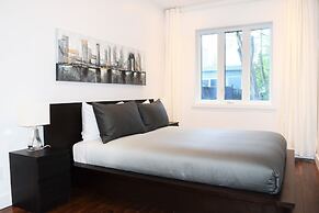 LMVR - LuxApt 3 - 7 bedrooms 2 bathrooms