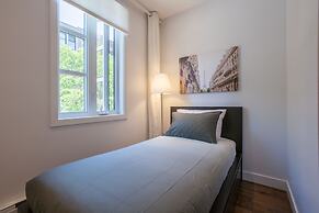 LMVR - LuxApt 3 - 7 bedrooms 2 bathrooms