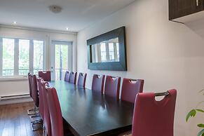 LMVR - LuxApt 3 - 7 bedrooms 2 bathrooms