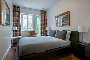 LMVR - LuxApt 3 - 7 bedrooms 2 bathrooms