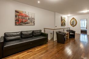 LMVR - LuxApt 3 - 7 bedrooms 2 bathrooms