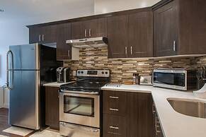 LMVR - LuxApt 3 - 7 bedrooms 2 bathrooms