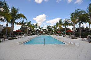 RVH 145 Centre Court Paradise