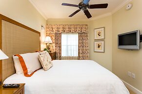 RVH 145 Centre Court Paradise