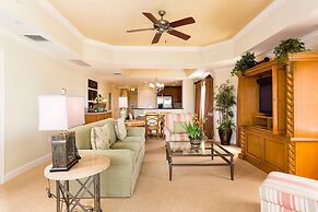 RVH 052 Relax in Centre Court