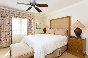 RVH 052 Relax in Centre Court