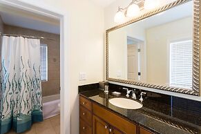 RVH 177 Centre Court Chic