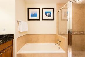 RVH 177 Centre Court Chic