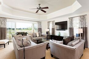 RVH 177 Centre Court Chic