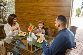 Ville Hotel Gramadao