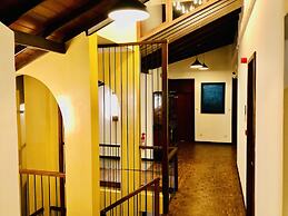Tropic Inn - Mount Lavinia