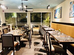 Tropic Inn - Mount Lavinia