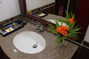 E-Outfitting Vang Thong Hotel