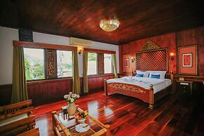 E-Outfitting Vang Thong Hotel