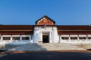 E-Outfitting Vang Thong Hotel