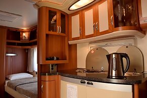 Go Outdoors Caravan Park Nuwara Eliya