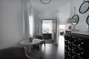 Riva Suites - Adults Only