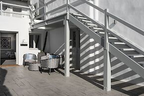 Riva Suites - Adults Only