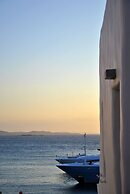 Riva Suites - Adults Only