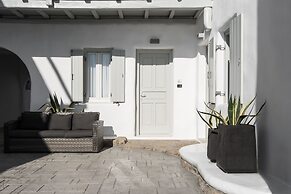 Riva Suites - Adults Only