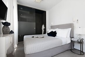 Riva Suites - Adults Only