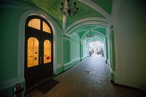 Vintage Hotel