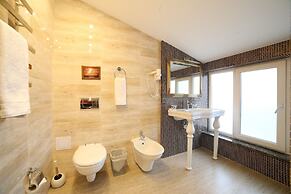 Vintage Hotel