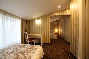 Vintage Hotel