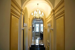 Vintage Hotel