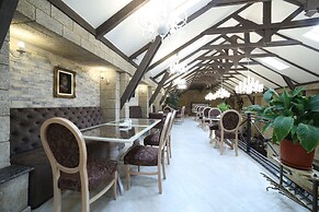 Vintage Hotel