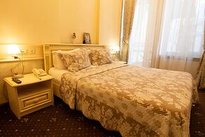 Vintage Hotel