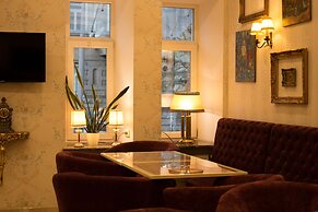Vintage Hotel