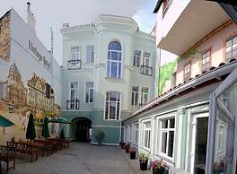 Vintage Hotel