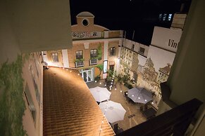 Vintage Hotel