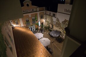 Vintage Hotel