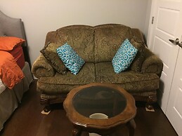 Vancouver Austin Guesthouse