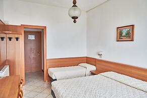 Hotel Caesar (Bed and Breakfast)