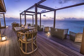 Hurawalhi Island Resort