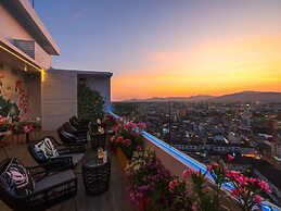Novotel Phuket City Phokeethra Hotel