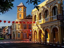 Novotel Phuket City Phokeethra Hotel