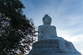 Novotel Phuket City Phokeethra Hotel