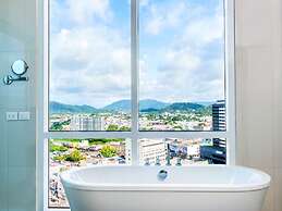 Novotel Phuket City Phokeethra Hotel