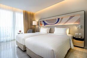 Novotel Phuket City Phokeethra Hotel